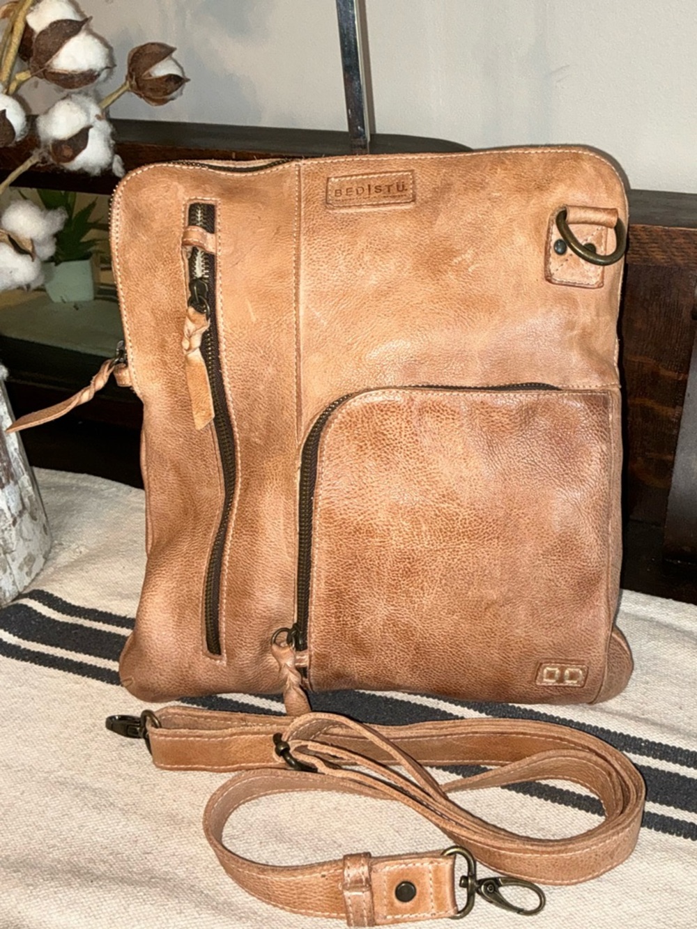 Bed Stu AIKEN Leather Crossbody Convertible Bag Tan OATS DD, Good Condition - Picture 3 of 16